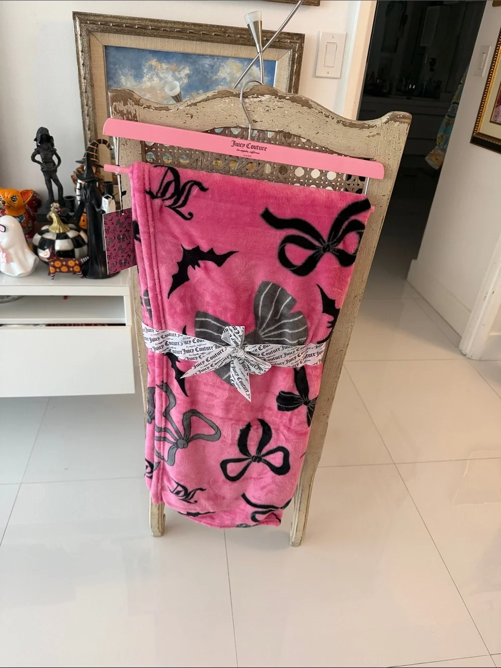 Juicy Couture Halloween Pink & Black Bats & Ribbon Bows & JC Plush Throw Blanket